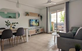 Apartamento Las Palmeras - Con Terraza, Barbacoa, Aire Acondicionado Y A 250M De La Playa!