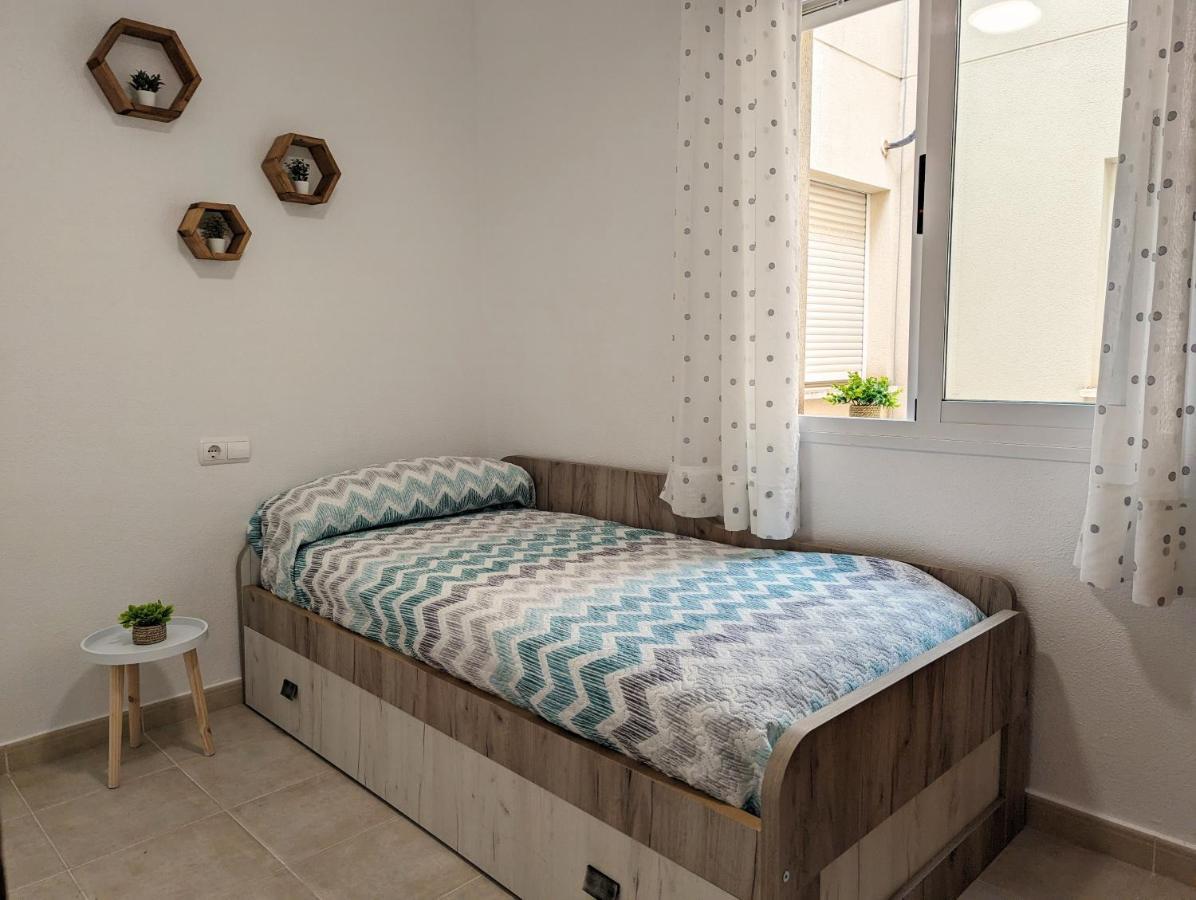 Apartamento Las Palmeras - Con Terraza, Barbacoa, Aire Acondicionado Y A 250M De La Playa! Los Alcázares Exterior foto