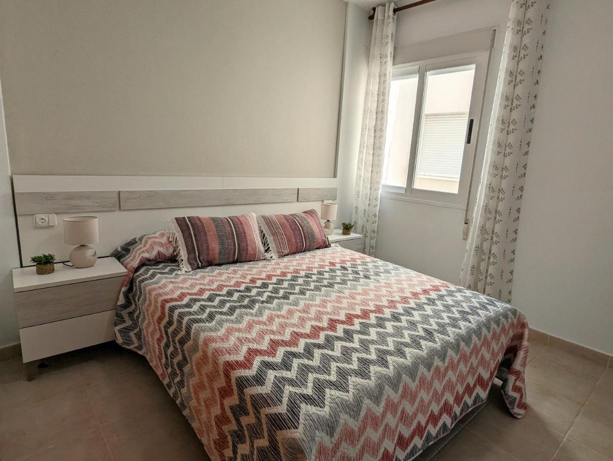 Apartamento Las Palmeras - Con Terraza, Barbacoa, Aire Acondicionado Y A 250M De La Playa! Los Alcázares Exterior foto